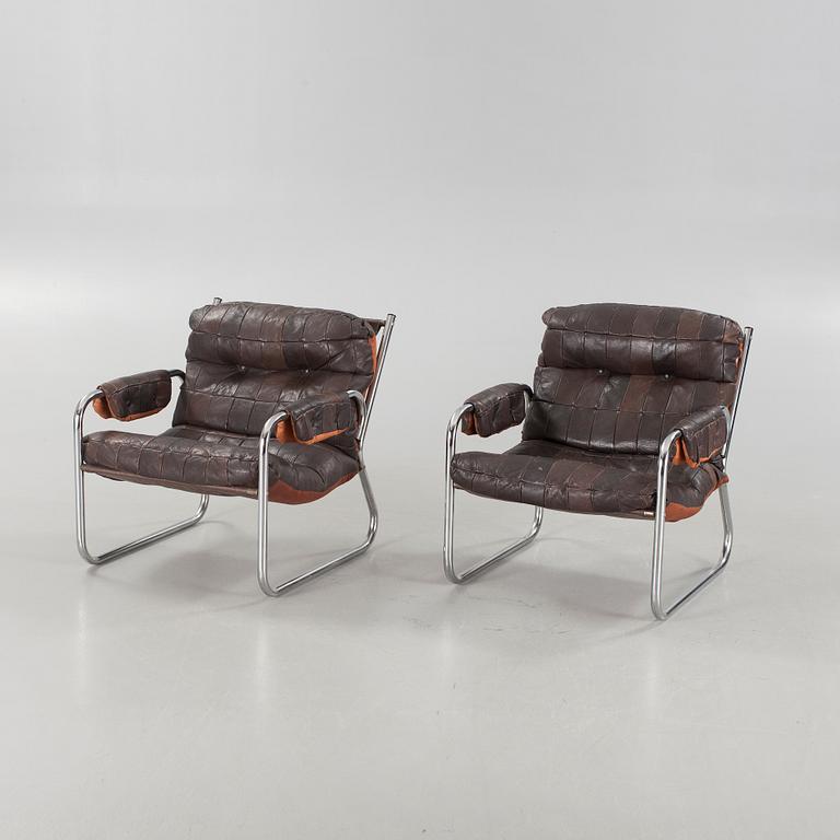 A pair of lounge chairs, second half of the 20th century.