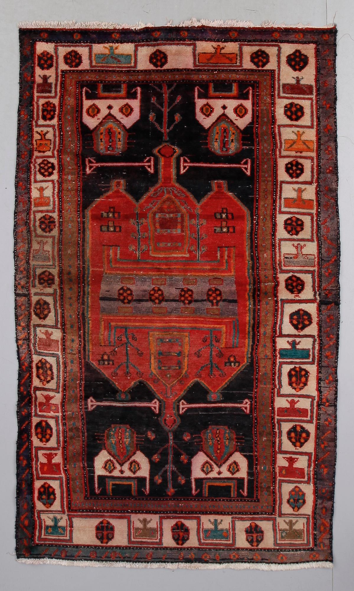 MATTA, Hamadan, ca 234 x 142 cm.