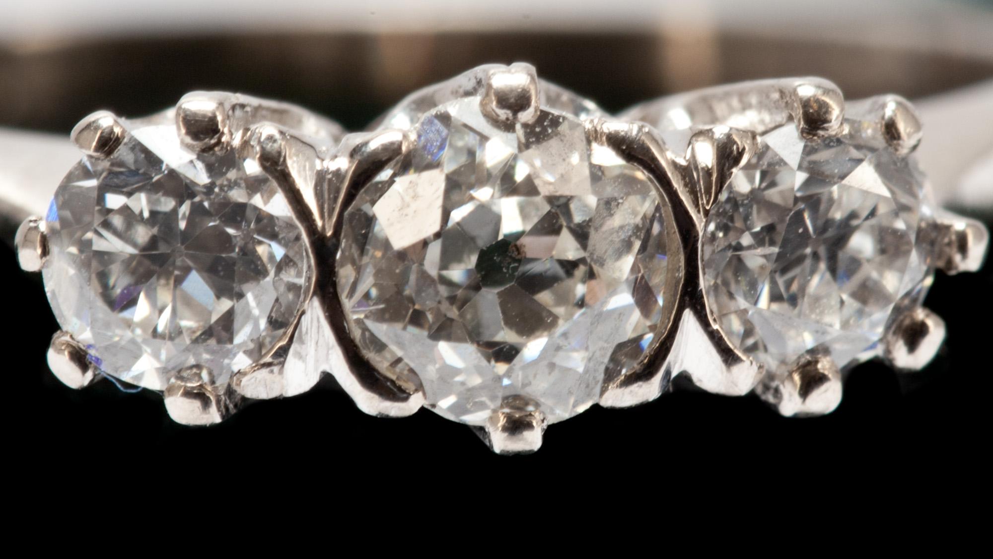 RING, 18k vitguld, besatt med tre antikslipade diamanter, totalt ca 0.53 ct. Malmö, 1971. Vikt ca 2,3 g.