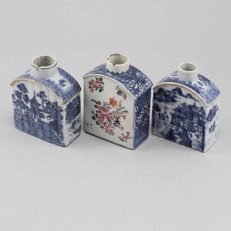 TEDOSOR, 3 st, porslin, Kina, Qianlong (1736-1795).