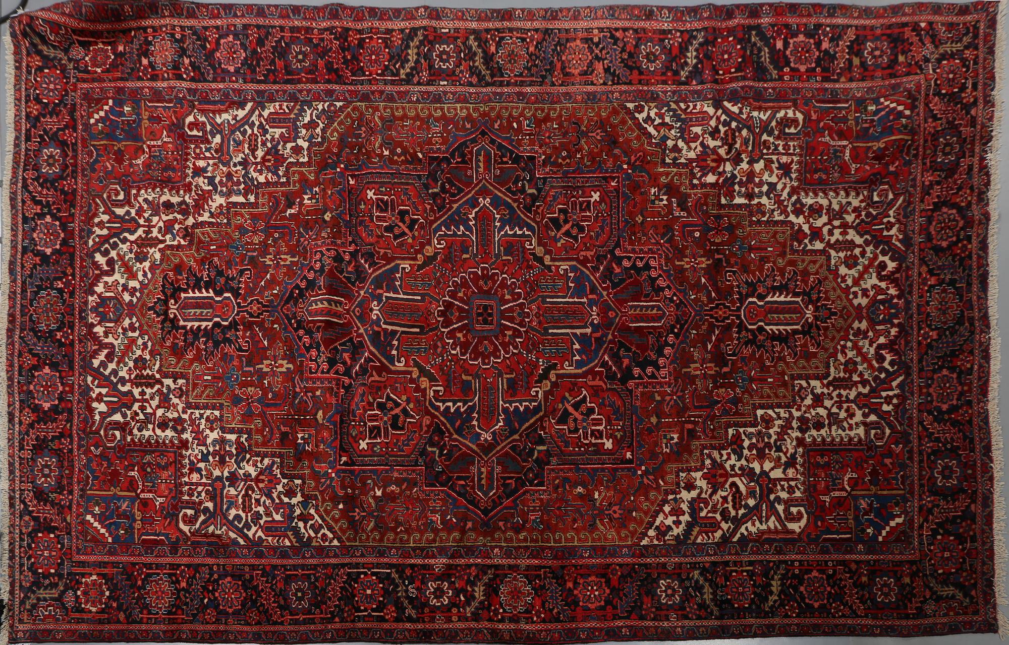 MATTA, Heris, modern tillverkning 451 x 334 cm.
