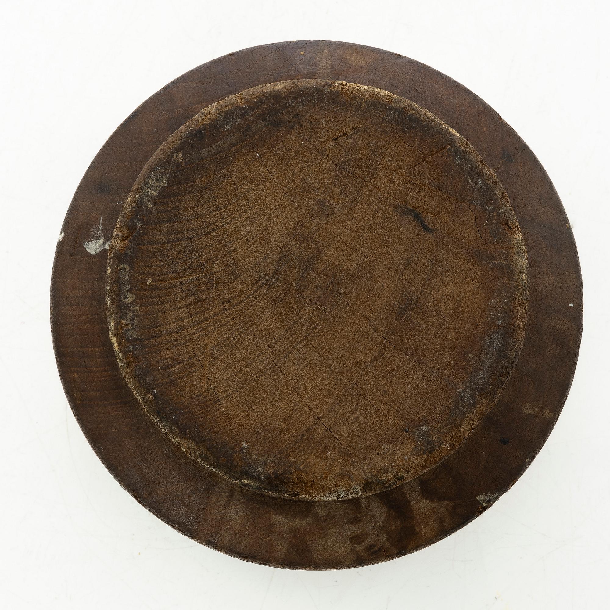 A deep dish, folk art, 18th/19th century.