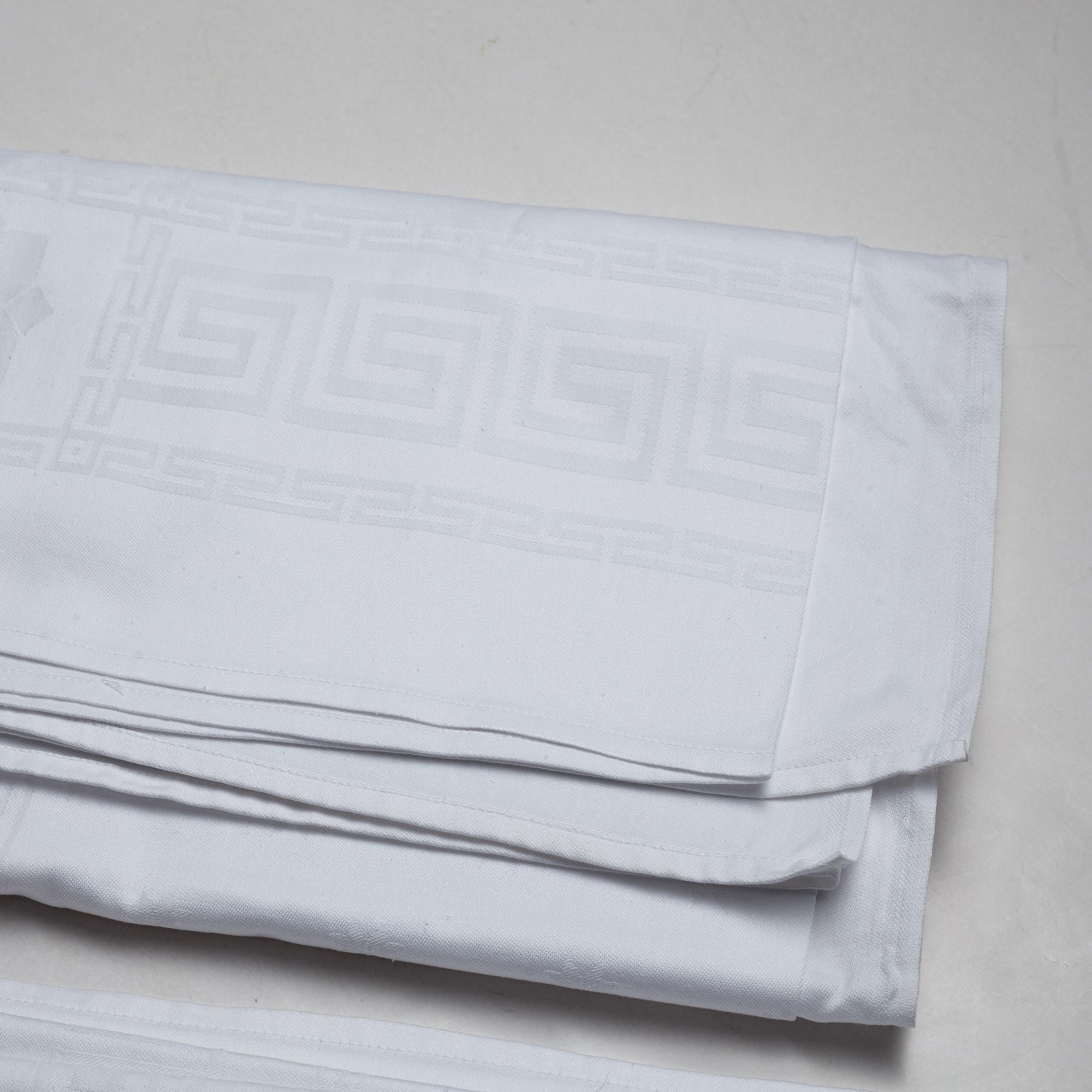 Dukar, 2 st, linnedamast, 1900-tal.