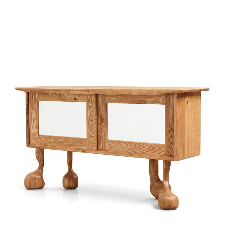 Niklas Runesson, sideboard, unikt, utfört i egen studio 2019.