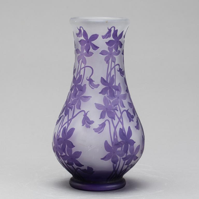 Karl Lindeberg, A Karl Lindeberg Art Nouveau cameo glass vase, Kosta, Sweden, model 106.