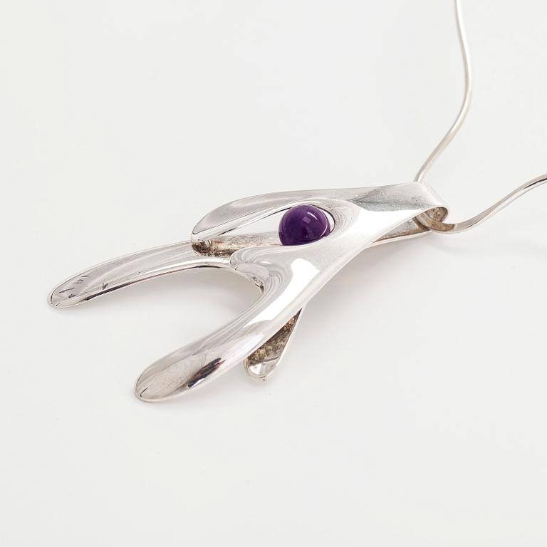 Elis Kauppi, necklace and ring, amethysts, silver, Kupittaan Kulta, Turku 1974.