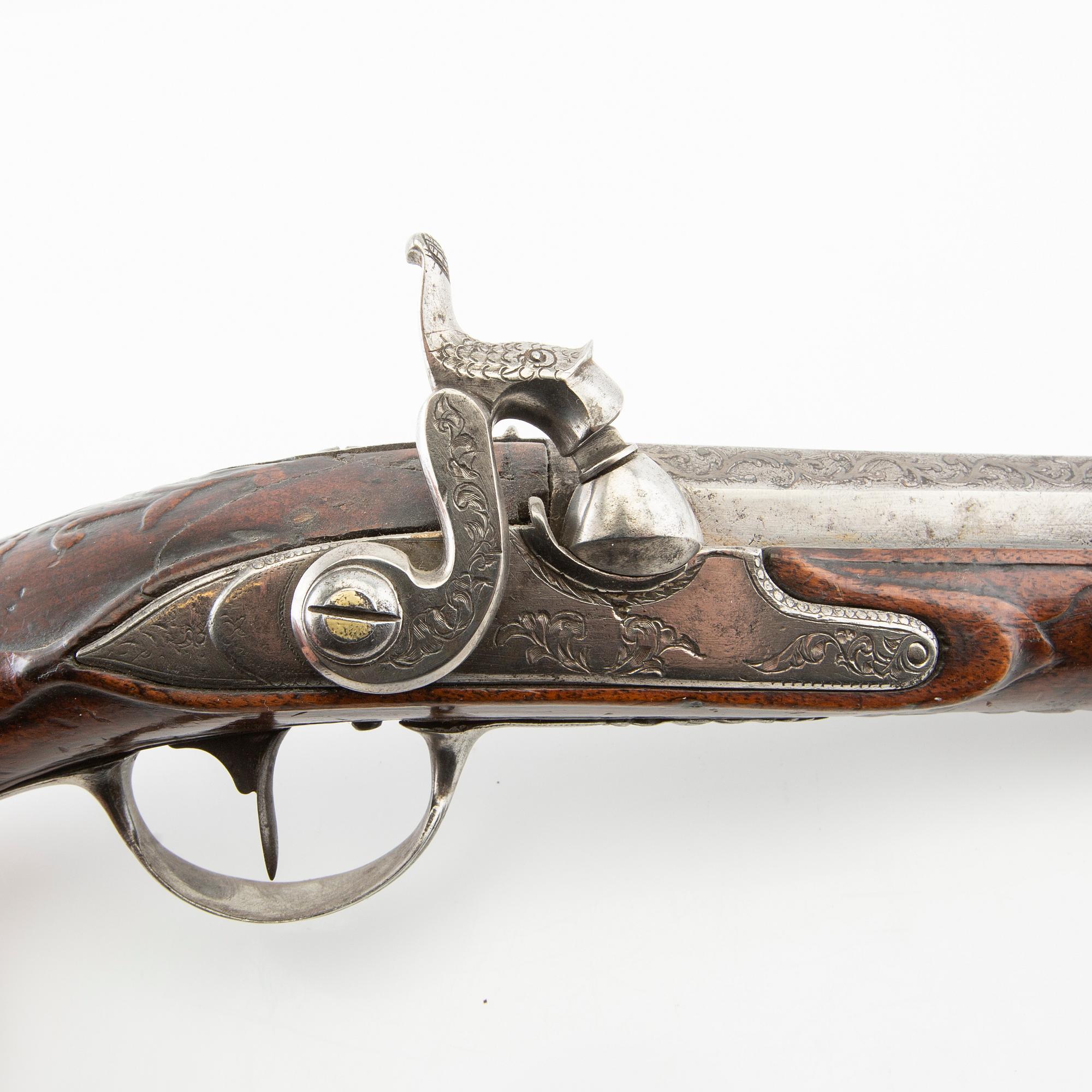 Slaglåspistol, ändrad från flintlås, 1700-tal.