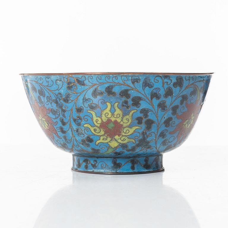 Skål, cloisonne på koppar, Mingdynastin (1368-1644).