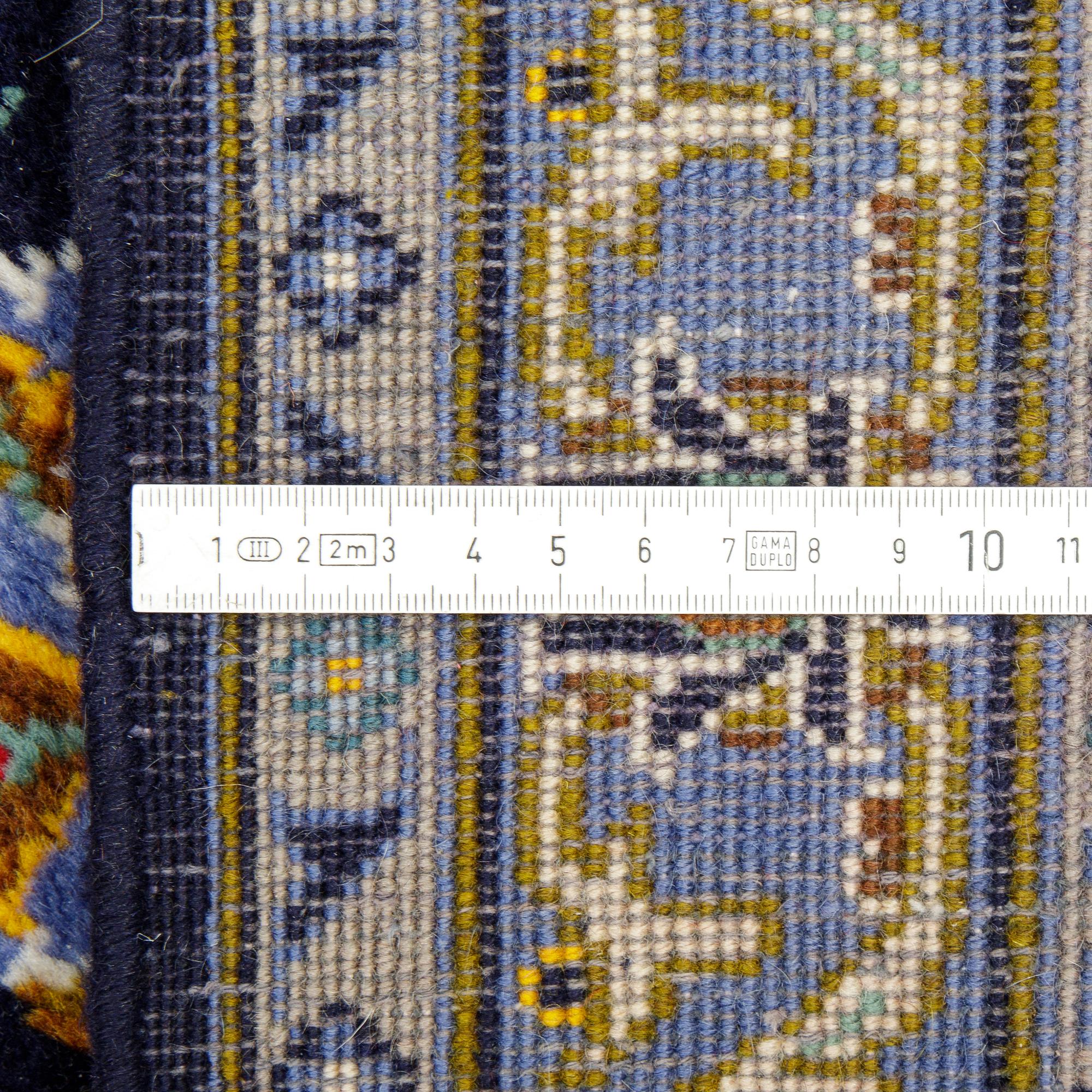 A carpet, Kashan ca 415 x 300 cm.