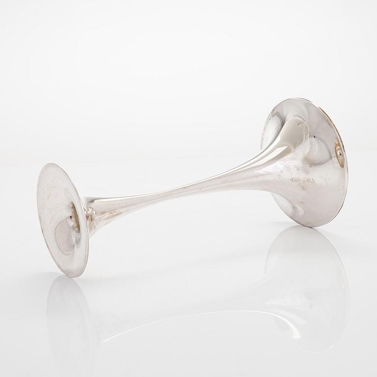 Tapio Wirkkala, ljusstake, silver, "Trumpet", Kultakeskus, Tavastehus 2001. I originallåda.