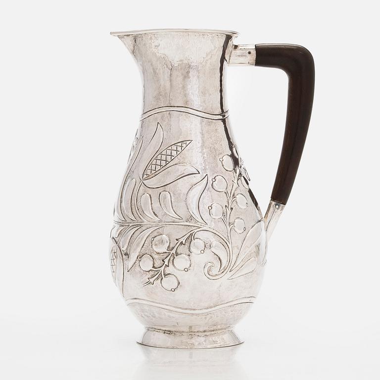 Tillbringare, silver, mästarstämpel ÖK, möjligen Schweiz, finsk kontrollstämpel Tillander, Helsingfors 1957.