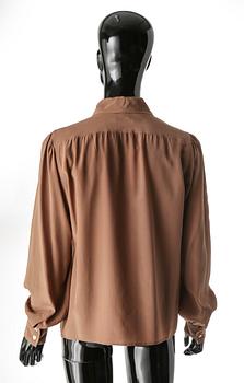 BLUS, Yves Saint Laurent.