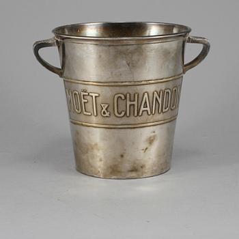 CHAMPAGNEKYLARE, Moët & Chandon, 1900-tal.
