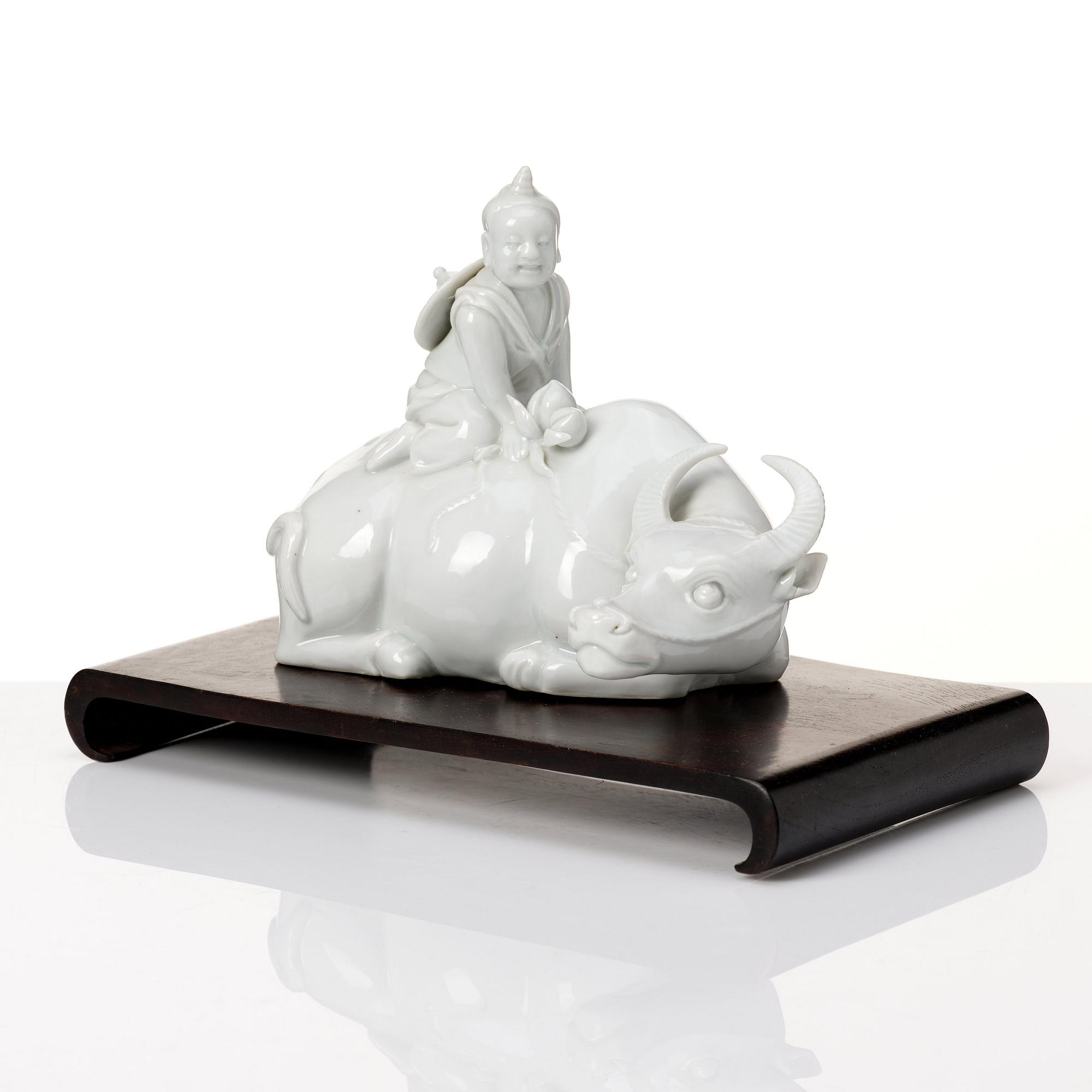 A pair of blanc de chine figurines, Qing dynasty, late Qing dynasty.