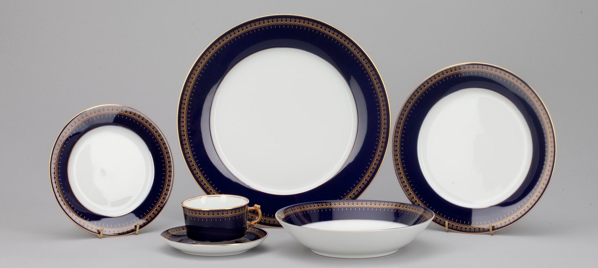 SERVIS, 69 delar, porslin, Collection Romanov. 1900-talets senare hälft.