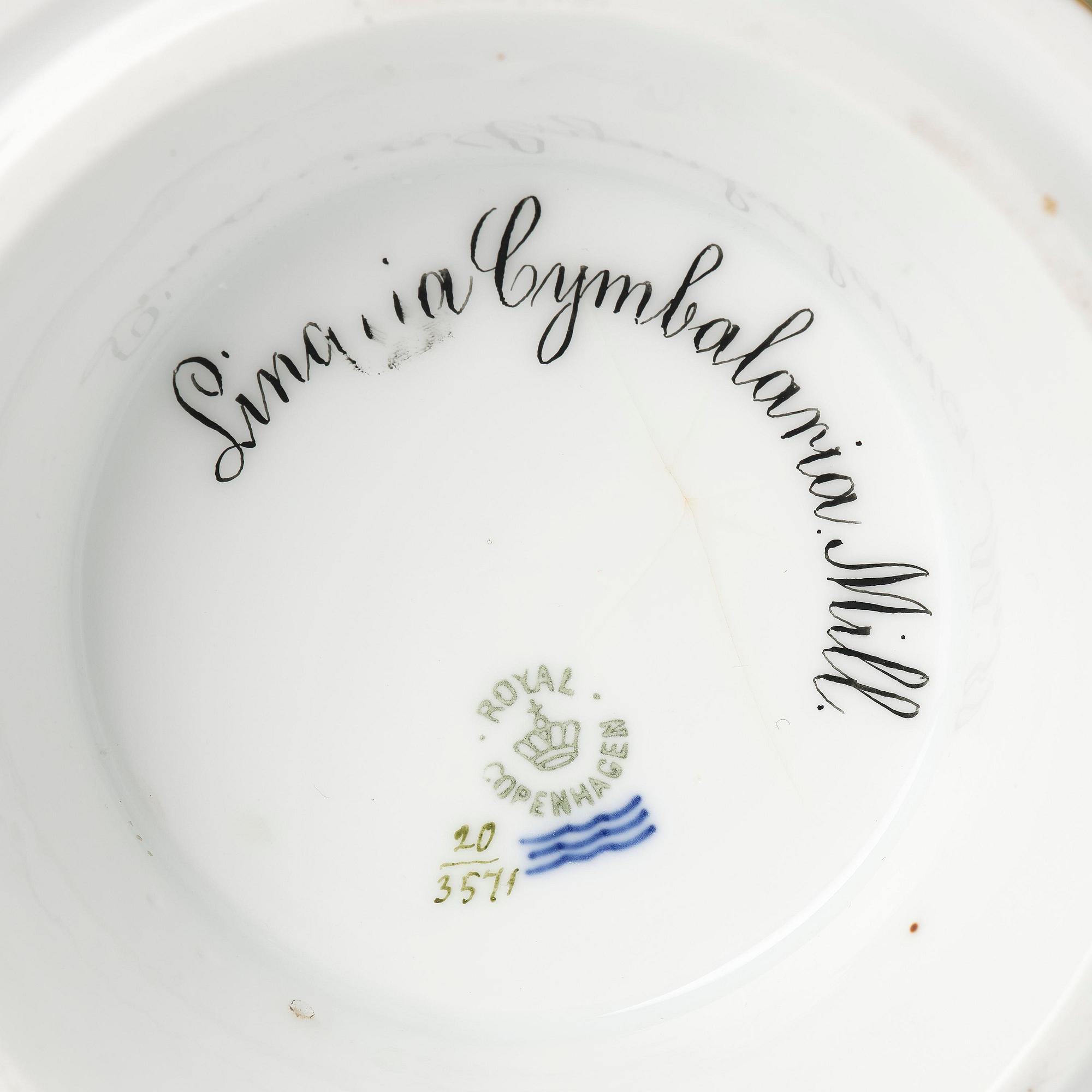 Ytterfoder/Vinkylare, porslin. 'Flora Danica', Royal Copenhagen, Danmark, 1900-tal.