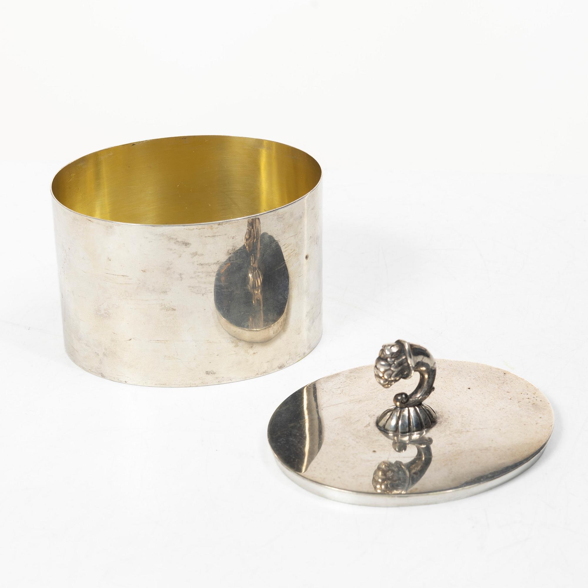 Guldsmedsaktiebolaget (GAB), Ask med lock, silver, Stockholm 1935.