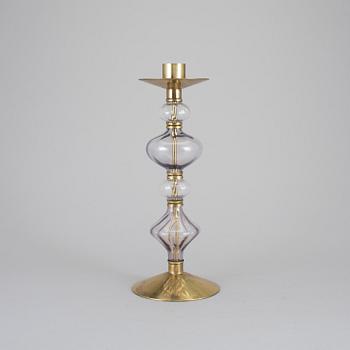ERIK HÖGLUND, ljusstake, mässing och glas, 1900-talets andra hälft.