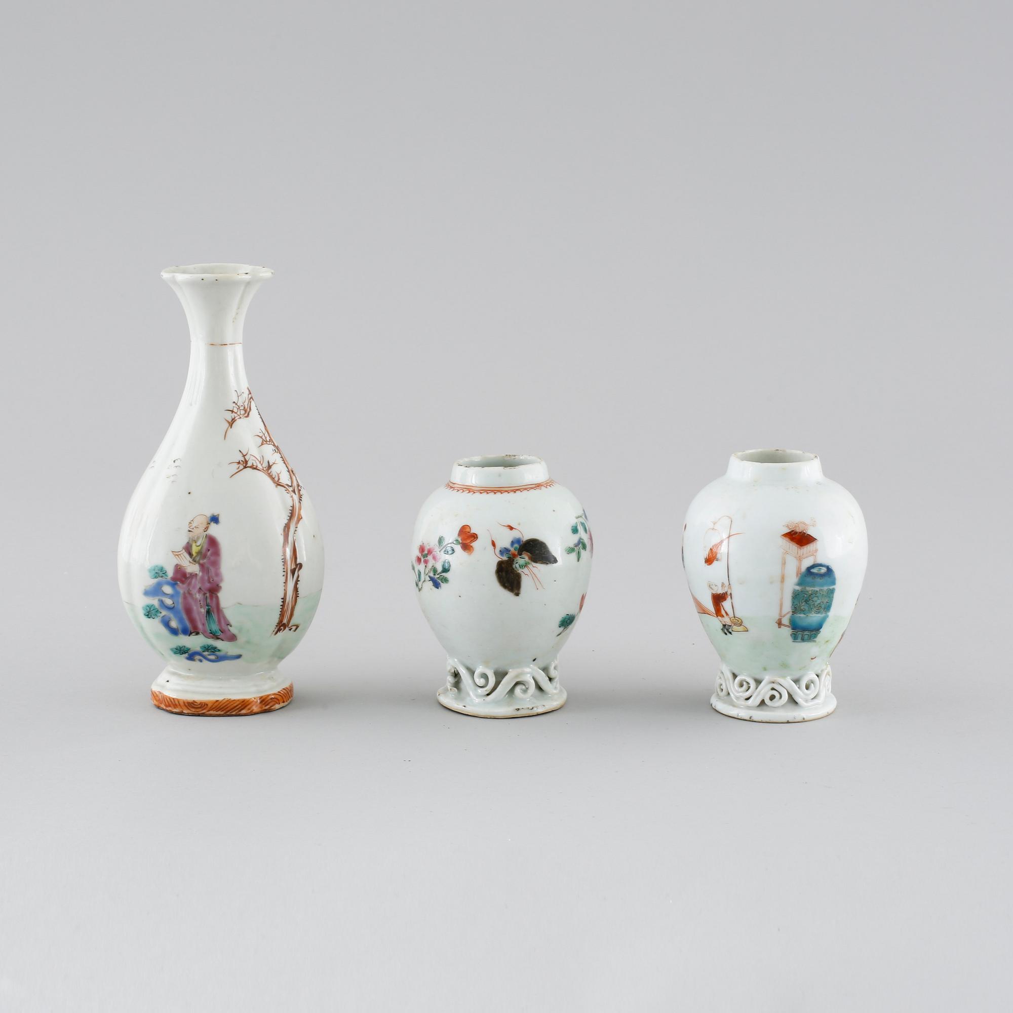 Three chinese vases, 18th century.