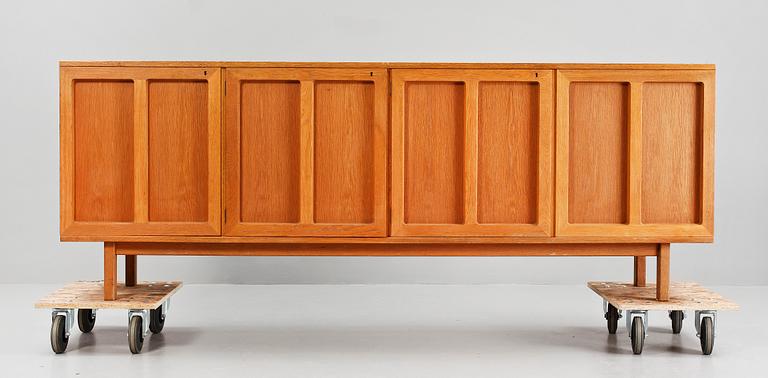 SIDEBOARD, Karl-Erik Ekselius, JOC, Vetlanda, 1900-talets andra hälft.