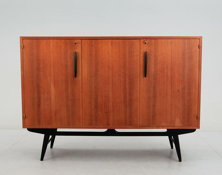 SIDEBOARD, 1960-tal.