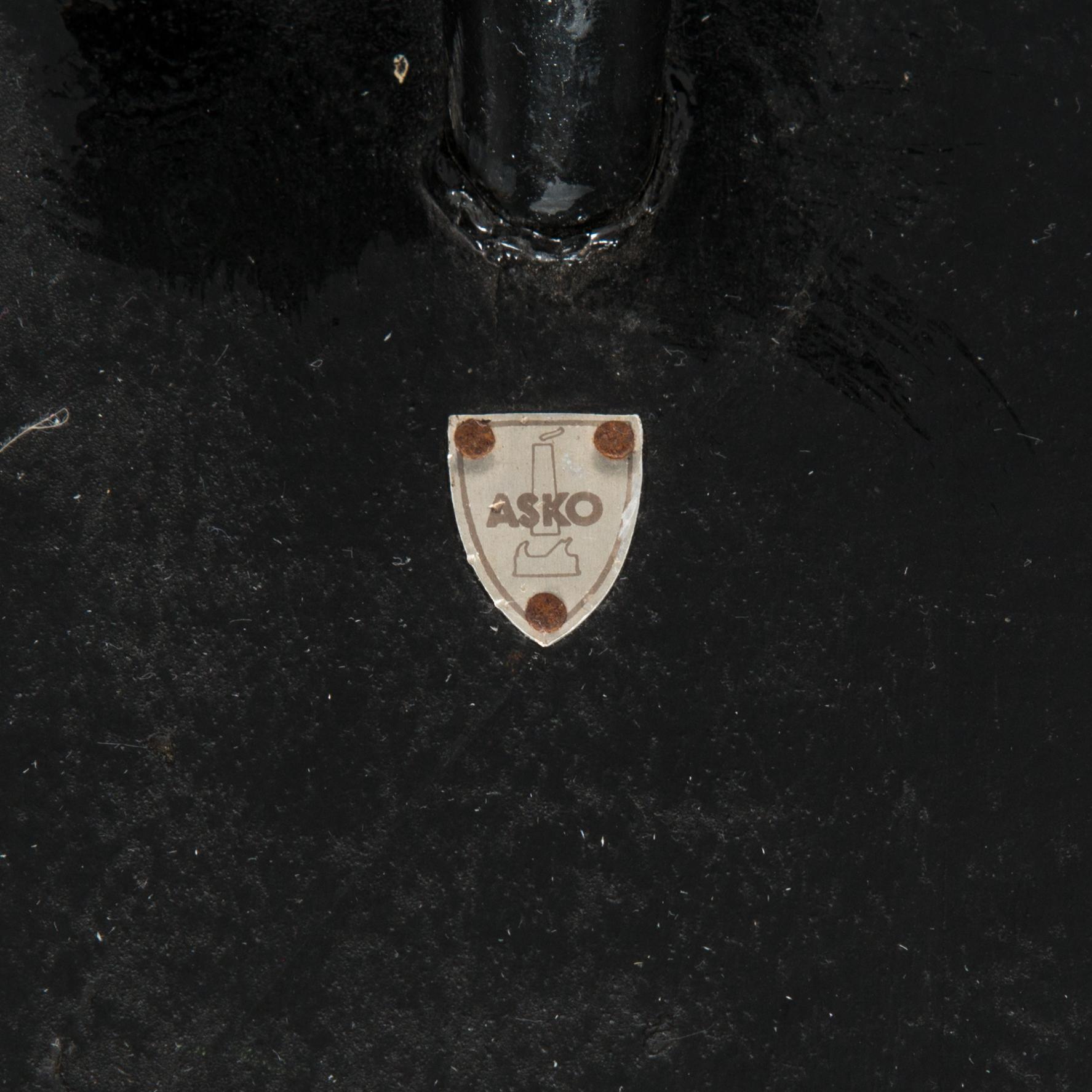 Ilmari Tapiovaara, tuoli, 'Mademoiselle', Asko, 1900-luvun puoliväli.