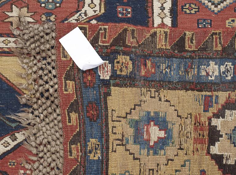ANTIQUE EAST CAUCASIAN SOUMAK. 275 x 195 cm.