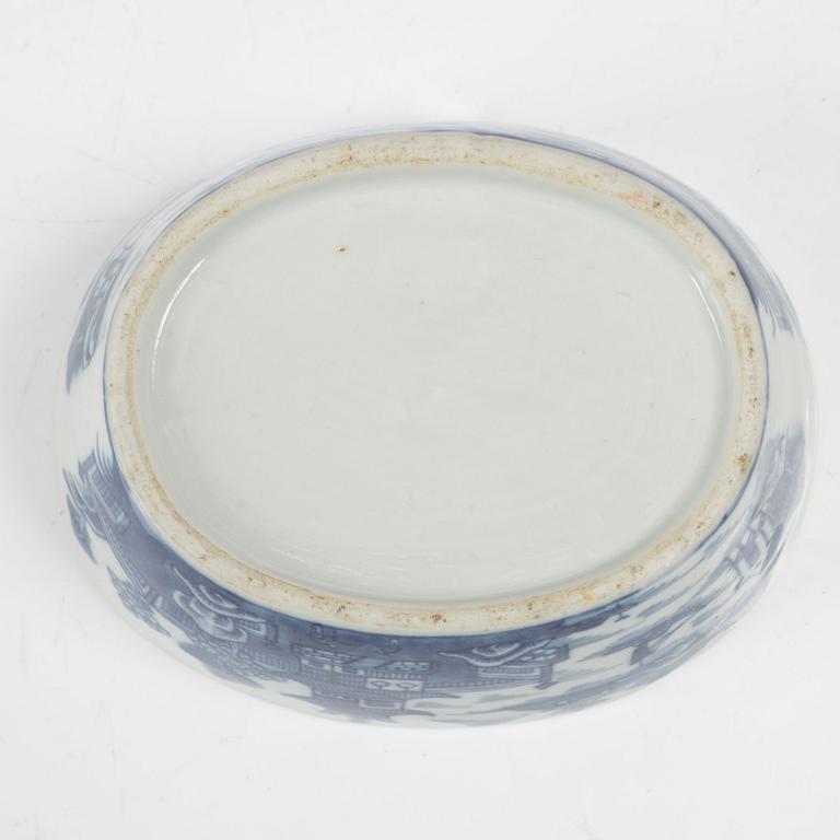 Smörterrin med lock och fat, Kina, Qing dynastin, Qianlong (1736-95).