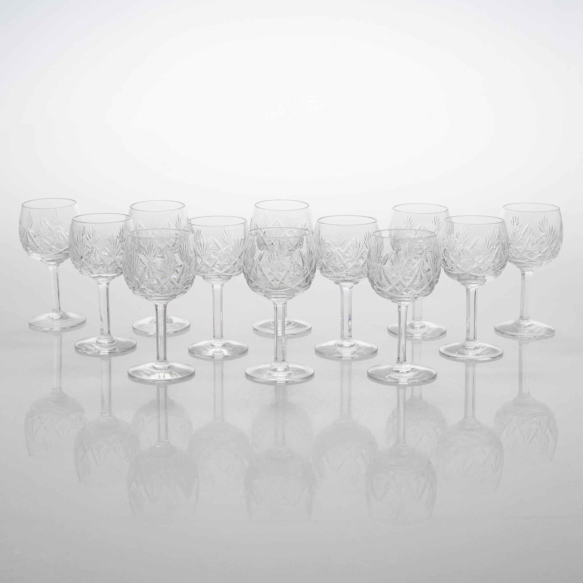 An 'Yrjö' crystal glassware set, 58 pieces, Riihimäen Lasi, Finland, latter half of the 20th century.