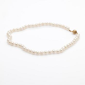 Collier, med odlade pärlor, lås 18K guld.