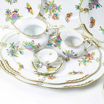 A 111 piece 'Queen Victoria' dinner service, Herend, Ungern.