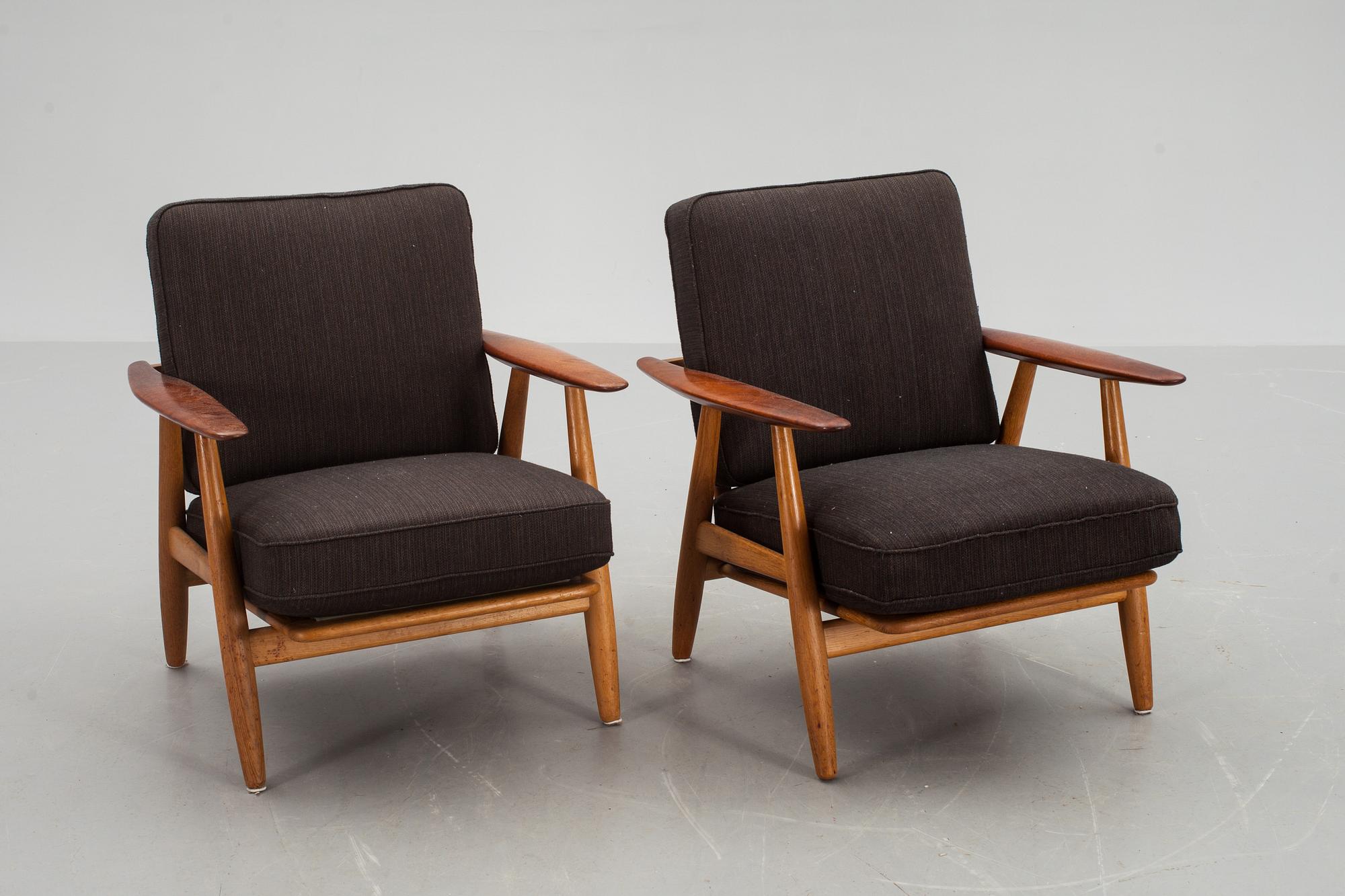 ARMLÄNSTOLAR, "GE 240" - "Cigarren"ett par Hans Wegner.