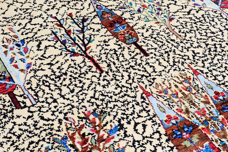 A CARPET, oriental, ca 292 x 195 cm.