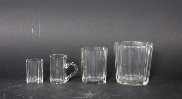 SERVISDELAR, ca 100 delar, glas, 1800/1900-tal.