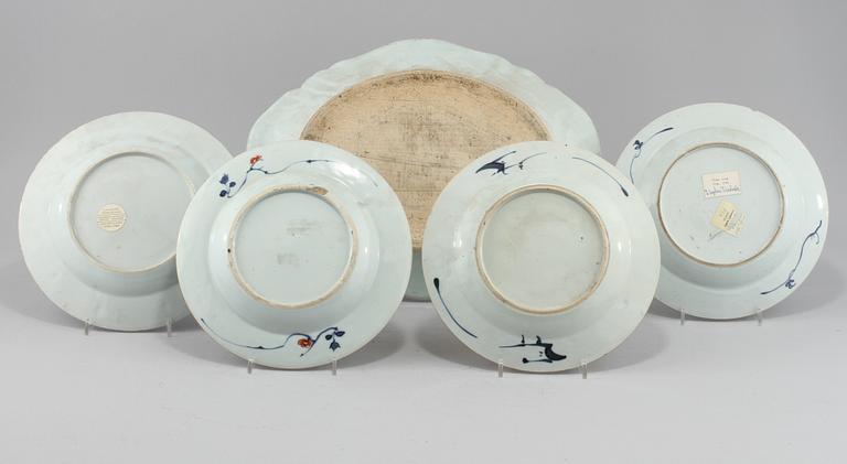 FAT, samt TALLRIKAR, 4 st, porslin, Kina, 1700-tal.