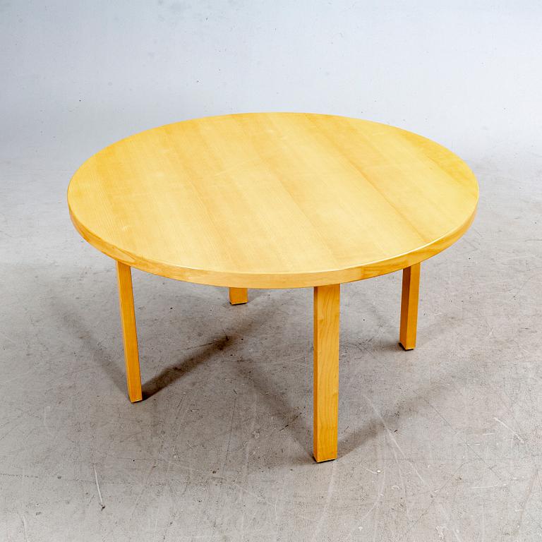 Alvar Aalto, bord modell 91, Artek 2000-tal.