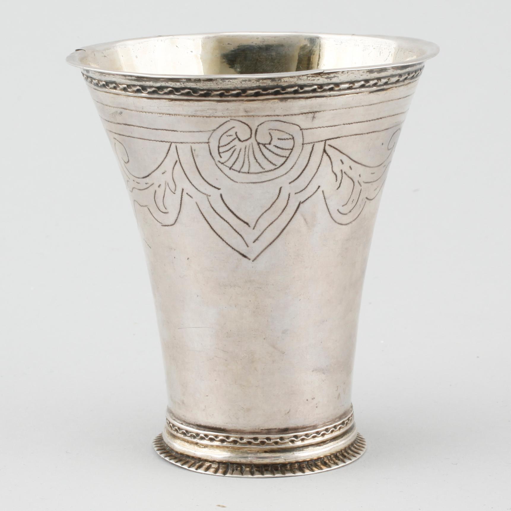 A silver cup by Petter Bergman (1739-1754 (1757)), Skänninge, weight 55 gram.