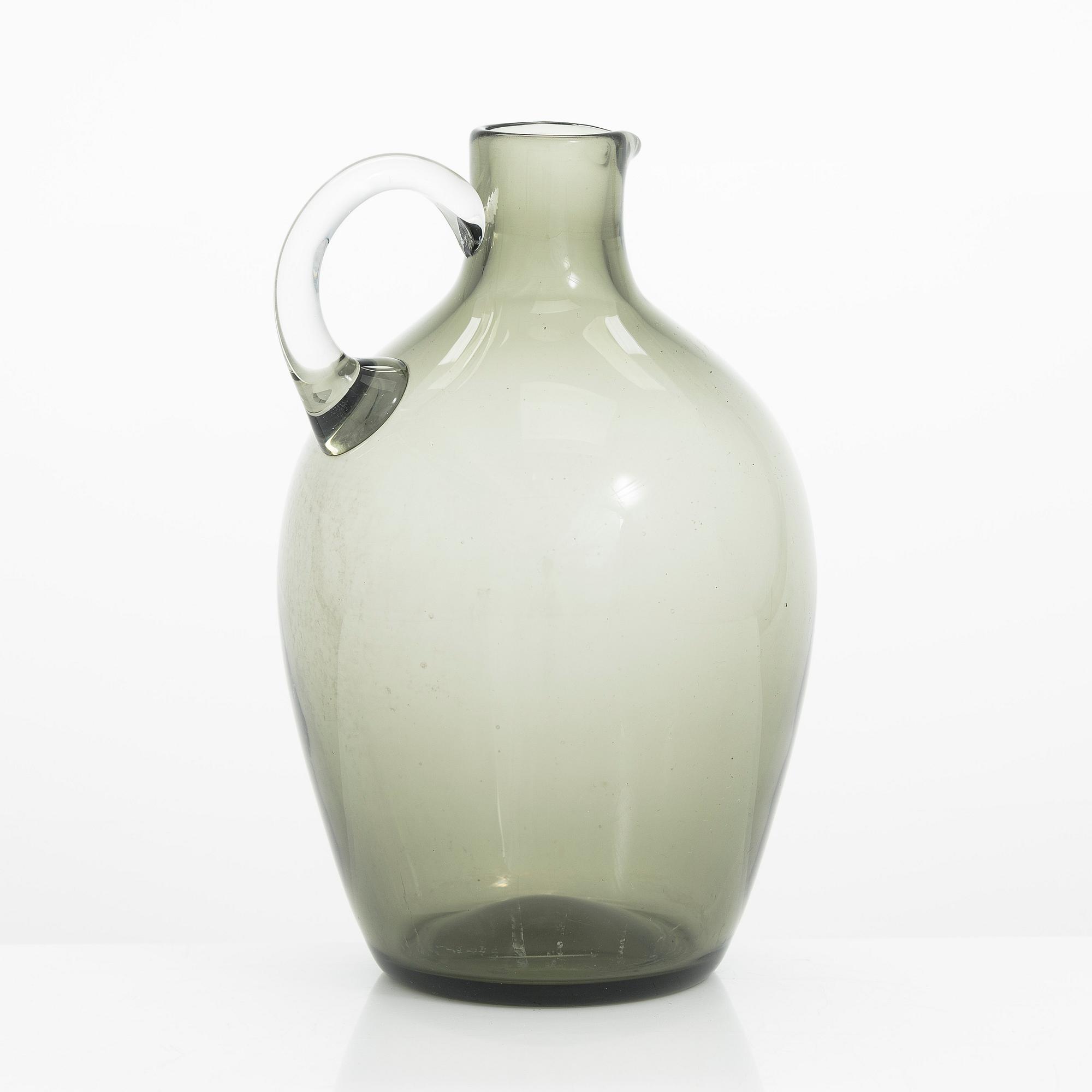 Saara Hopea, Karaff och dricksglas, 6 st, Nuutajärvi Notsjö. Modellerna formgivna 1959 resp. 1958.