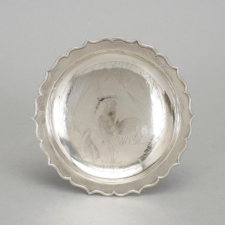 SKÅL PÅ FOT, silver, Kina, 1900-tal. Vikt 147 g.