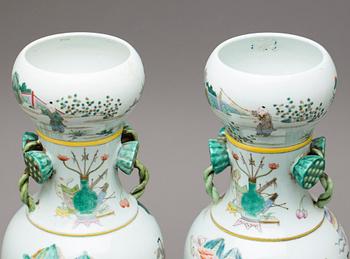 A PAIR OF CHINESE  PORSELINE FLOOR VASE, 20TH CENTURY.