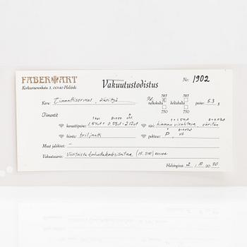 Ring, 14K vitguld, briljantslipad diamant ca 1.54 ct och sidodiamanter tot. ca 0.58 ct. Med intyg.