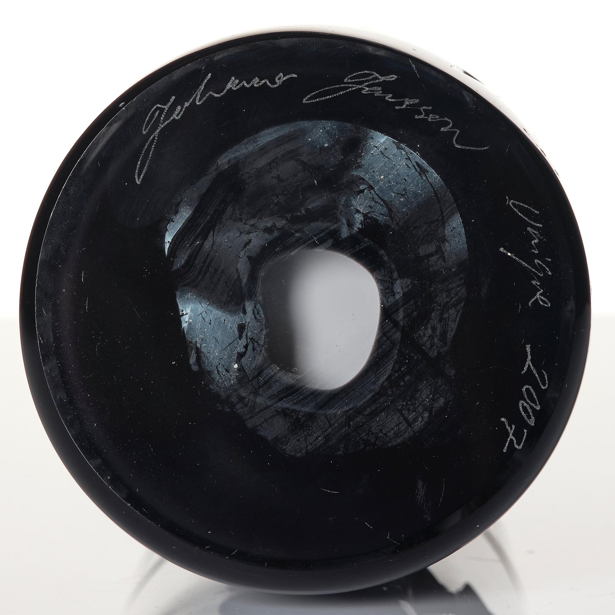 Johanna Jansson, a unique glass sculpture, "My precious. Who dares wins", Liam Reeves & Anthony Harris, RCA, 2007.