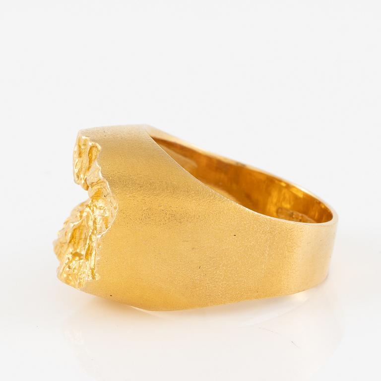 A Björn Weckström,  "Devil's Wheel"  ring 18K gold, Lapponia 1978.
