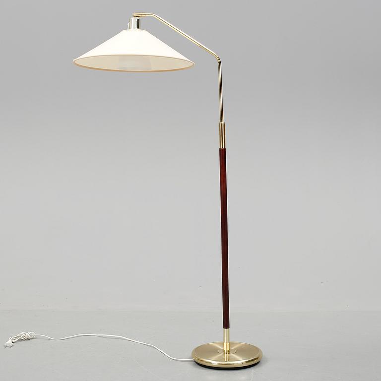 GOLVLAMPA, OMI, 1900-talets tredje kvartal.