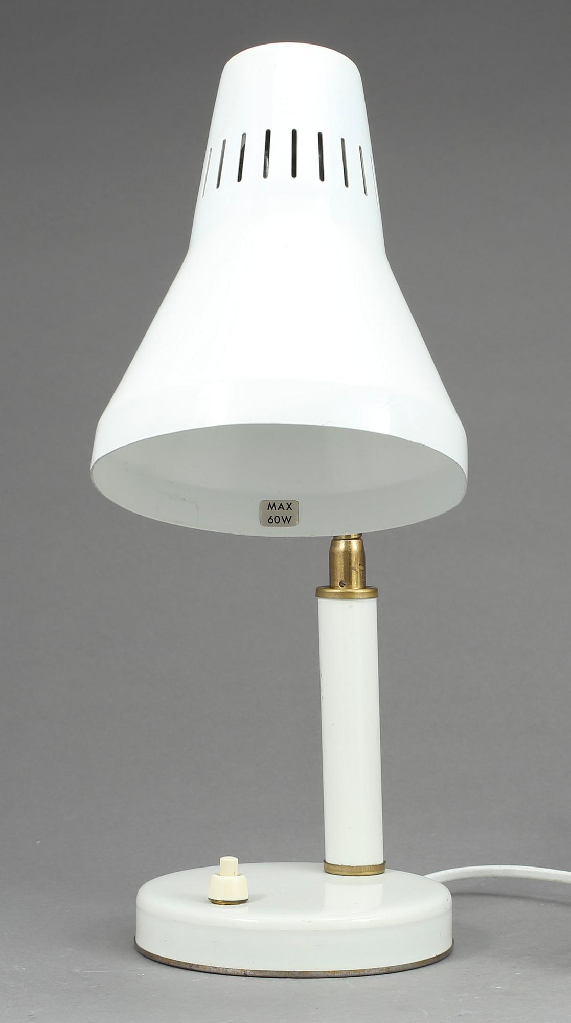 SKRIVBORDSLAMPA, 1960-tal, vitlackerad.