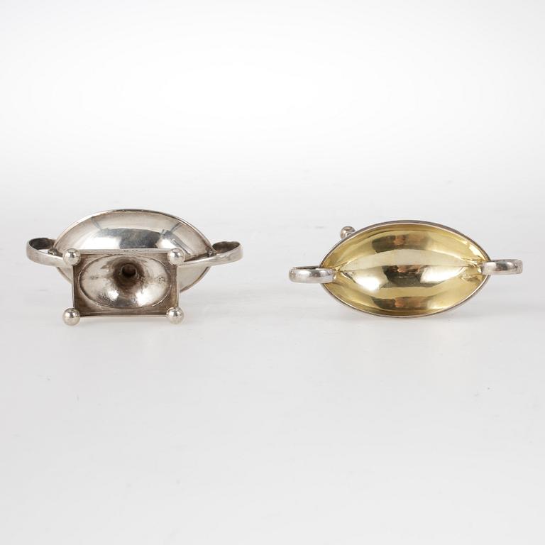 SALTKAR, silver, ett par, Möllenborg, 1946 respektive 1949. Vikt ca 63 gram.