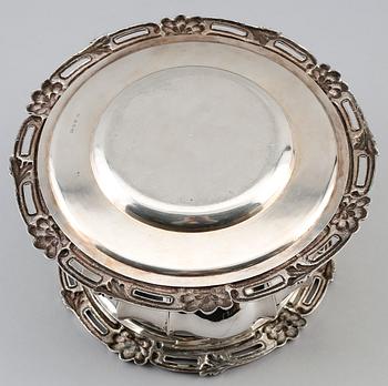 SÅSSKÅL, silver, Samuel Pettersson, Linköping 1895. Vikt ca 652 gram.
