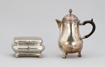 KAFFEKANNA, samt SOCKERSKRIN, nysilver, 1700/1800-tal.