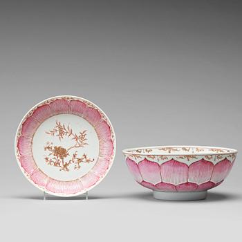 652. A famille rose 'Lotus' bowl and dish, Qing dynasty, Qianlong (1736-95).