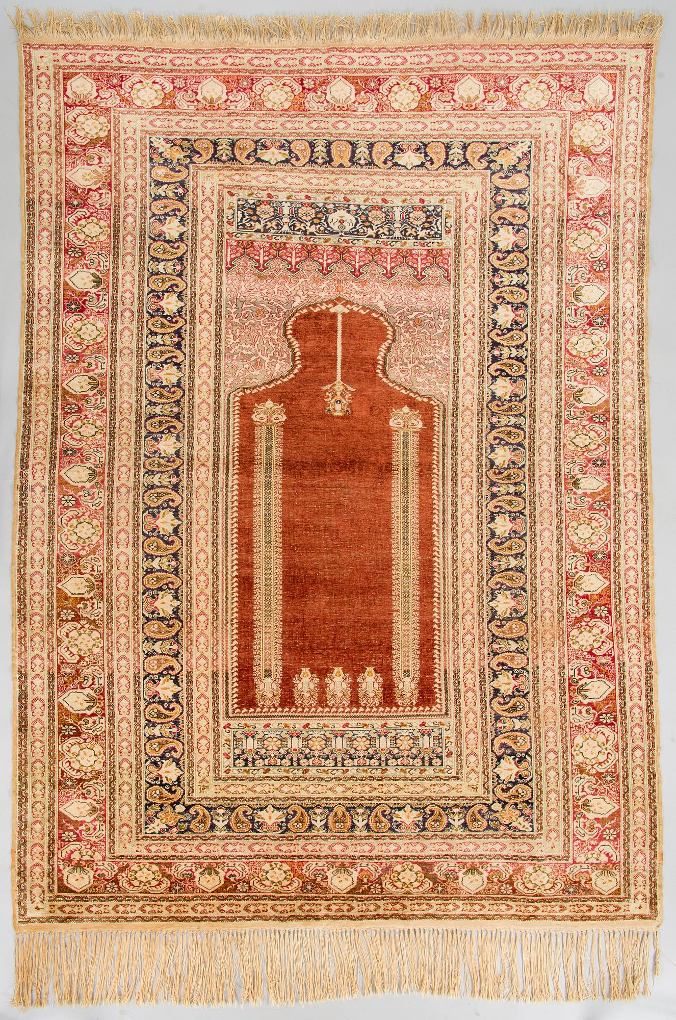 Prayer rug,  antique Gördes. C. 220 x 155 cm.